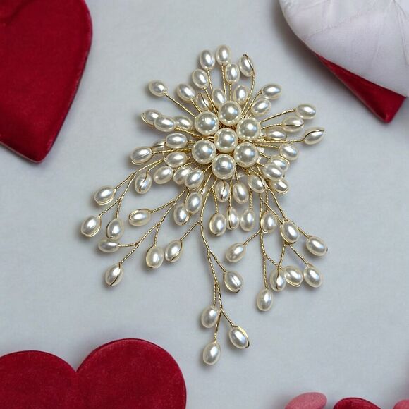 Elegant Faux Pearl Fireworks Brooch - Picture 3 of 5